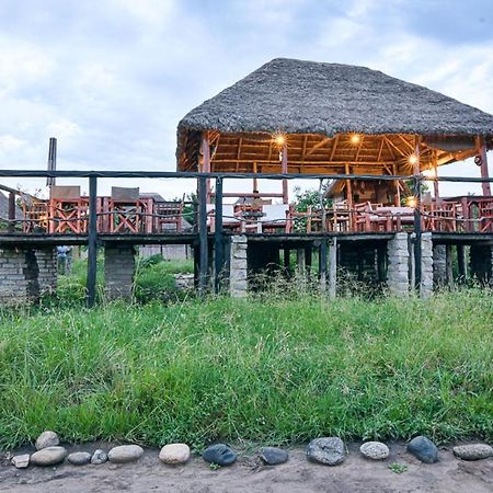 Kazinga Wilderness Safari Camp Hotel Касесе Екстериор снимка