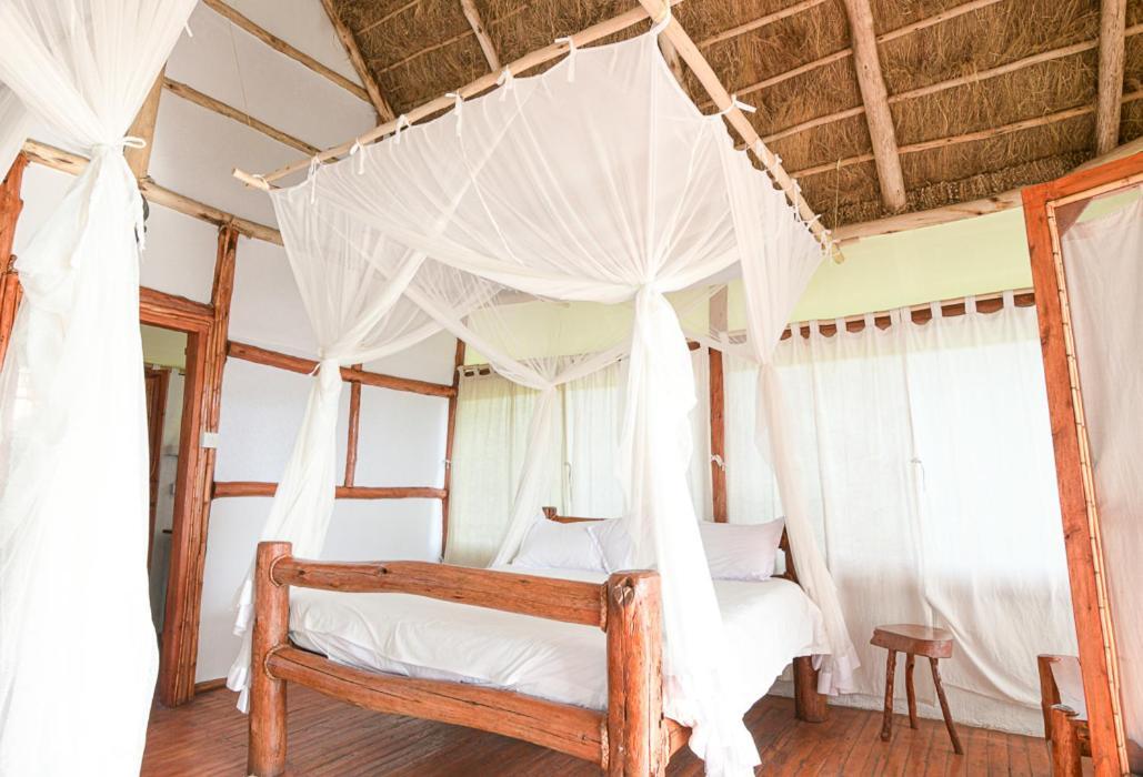 Kazinga Wilderness Safari Camp Hotel Касесе Екстериор снимка