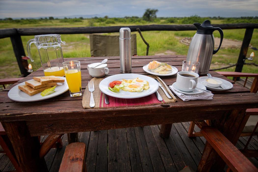 Kazinga Wilderness Safari Camp Hotel Касесе Екстериор снимка