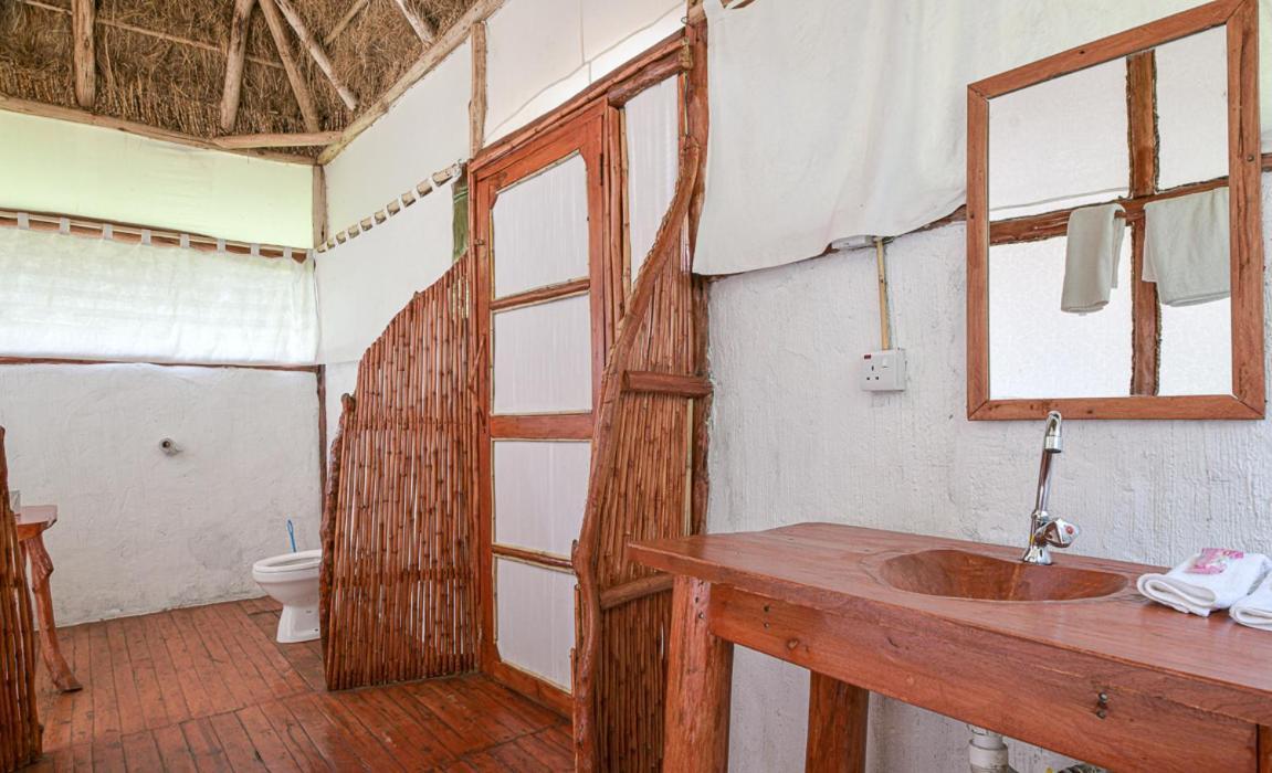 Kazinga Wilderness Safari Camp Hotel Касесе Екстериор снимка