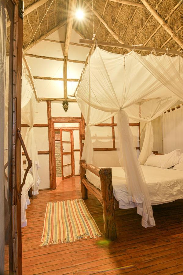 Kazinga Wilderness Safari Camp Hotel Касесе Екстериор снимка