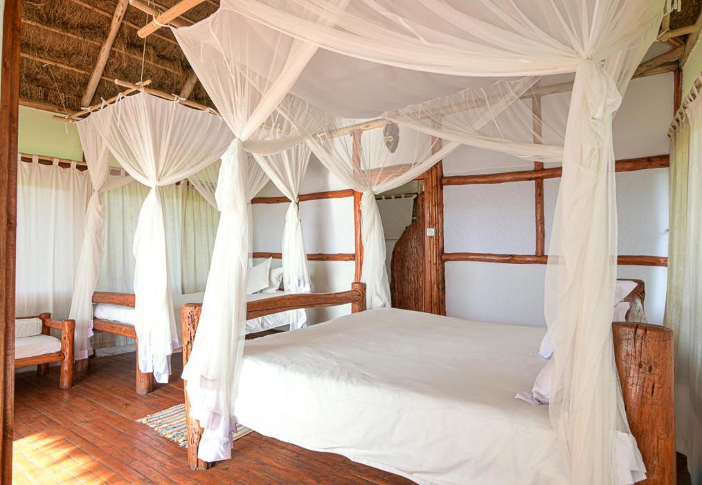 Kazinga Wilderness Safari Camp Hotel Касесе Екстериор снимка