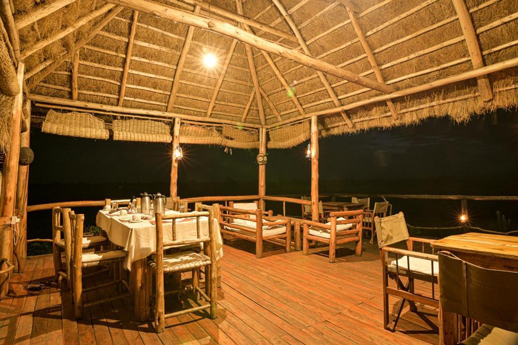 Kazinga Wilderness Safari Camp Hotel Касесе Екстериор снимка