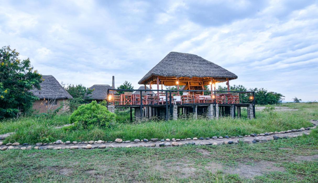 Kazinga Wilderness Safari Camp Hotel Касесе Екстериор снимка