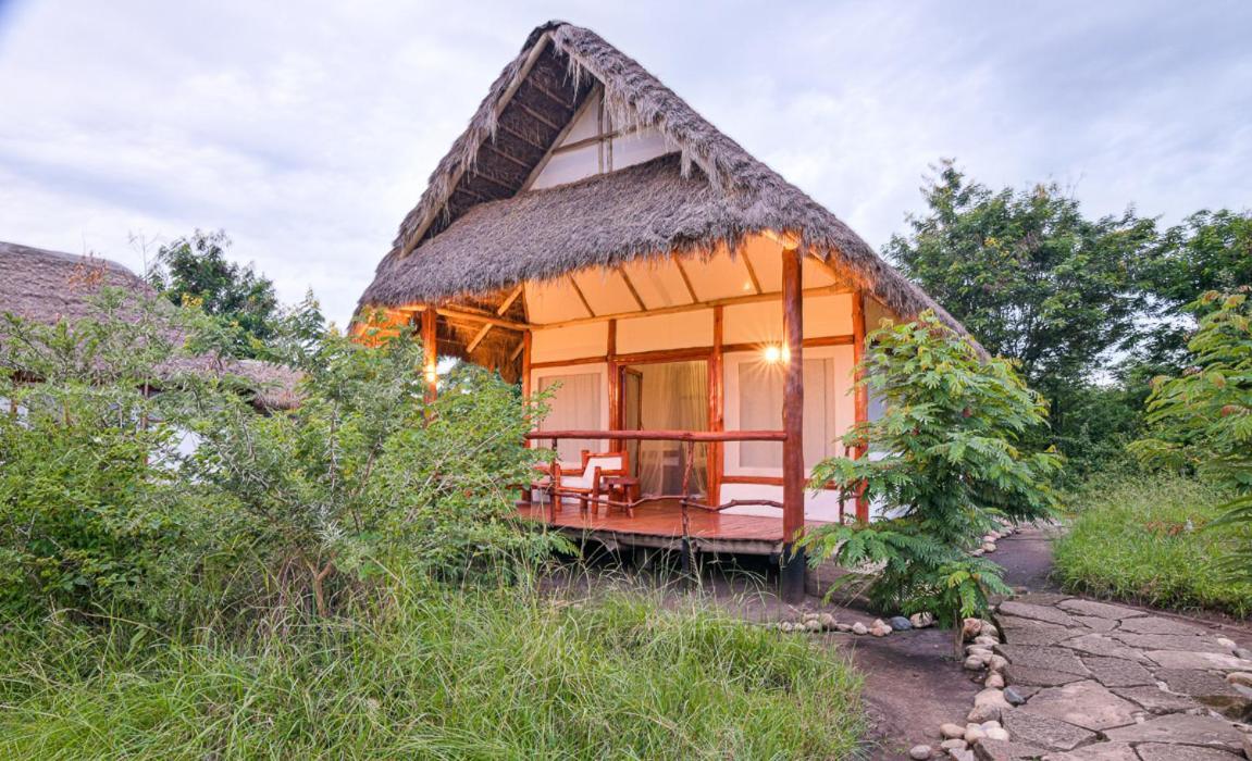 Kazinga Wilderness Safari Camp Hotel Касесе Екстериор снимка